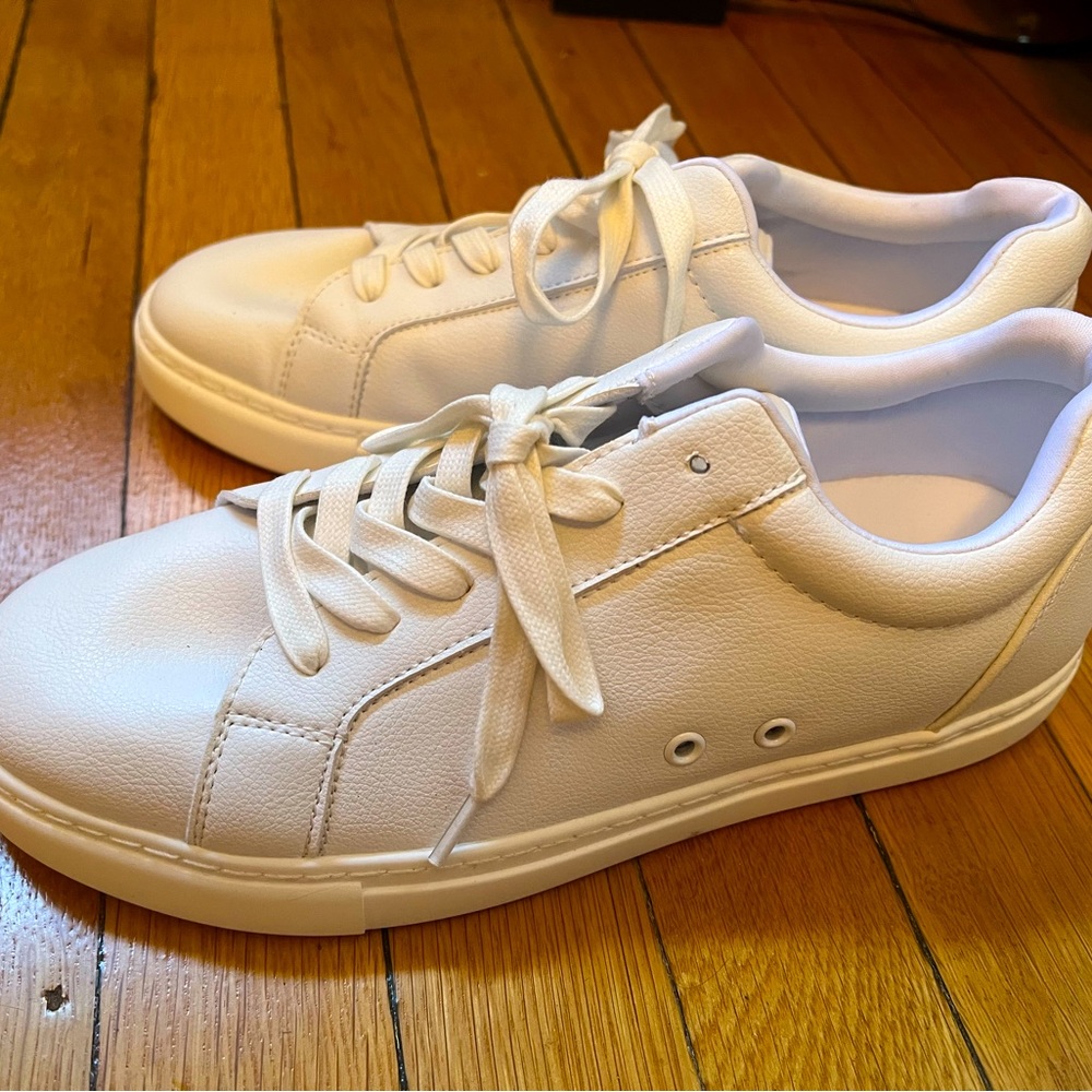 Fuego dance shoes low top white, women’s size 8